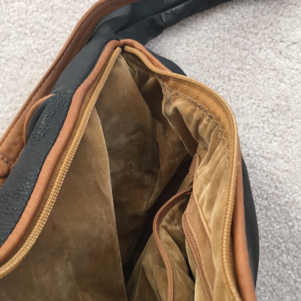 Vintage Brio Leather Hobo Purse - Picture 12 of 15